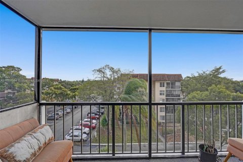 Condominio en alquiler en Lauderhill, Florida, 2 dormitorios, 90.3 m2 № 1241948 - foto 13