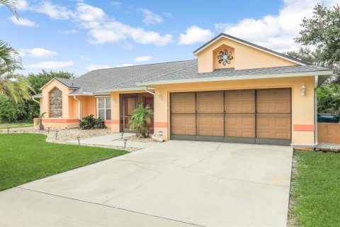 Villa ou maison à vendre à Punta Gorda, Floride: 3 chambres, 152.55 m2 № 1338460 - photo 1