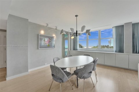 Condo in Miami Beach, Florida, 3 bedrooms  № 1394734 - photo 3