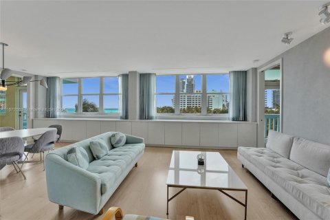 Condo in Miami Beach, Florida, 3 bedrooms  № 1394734 - photo 11