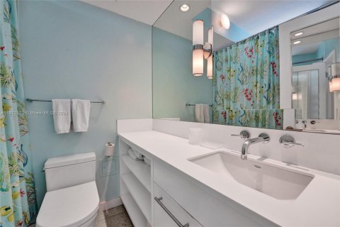 Condo in Miami Beach, Florida, 3 bedrooms  № 1394734 - photo 13