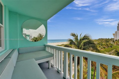 Condo in Miami Beach, Florida, 3 bedrooms  № 1394734 - photo 2