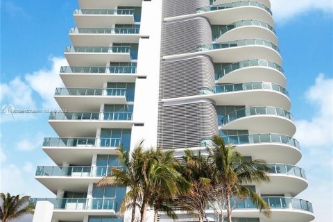 Condo in Miami Beach, Florida, 3 bedrooms  № 1394735 - photo 19