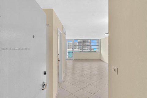 Copropriété à vendre à Miami Beach, Floride: 1 chambre, 84.54 m2 № 1394733 - photo 1