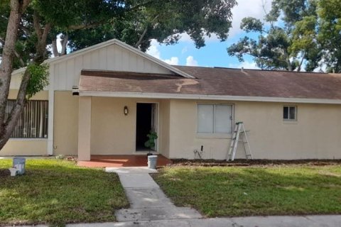 Villa ou maison à louer à Casselberry, Floride: 2 chambres, 113.15 m2 № 1341071 - photo 1