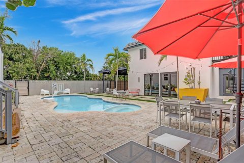 Villa ou maison à vendre à Biscayne Park, Floride: 3 chambres, 208.38 m2 № 1080199 - photo 14