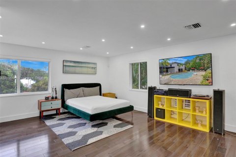 Villa ou maison à vendre à Biscayne Park, Floride: 3 chambres, 208.38 m2 № 1080199 - photo 12