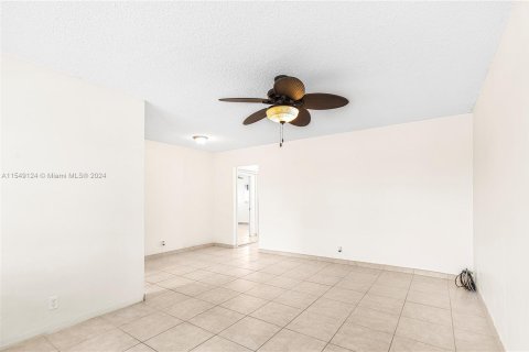 Copropriété à vendre à Hallandale Beach, Floride: 1 chambre, 68.38 m2 № 1059670 - photo 7