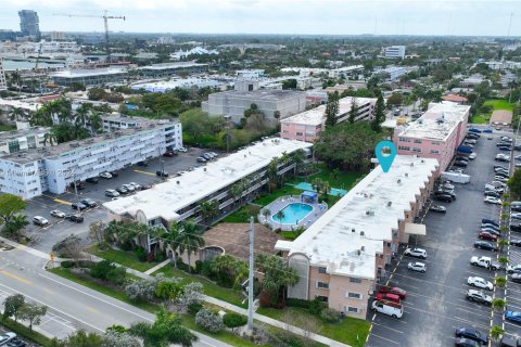 Condominio en venta en Hallandale Beach, Florida, 1 dormitorio, 68.38 m2 № 1059670 - foto 21