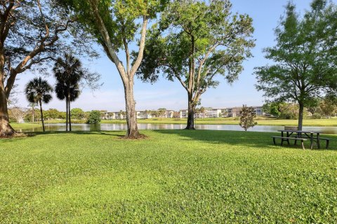 Condominio en venta en Coconut Creek, Florida, 1 dormitorio, 83.61 m2 № 1048020 - foto 5