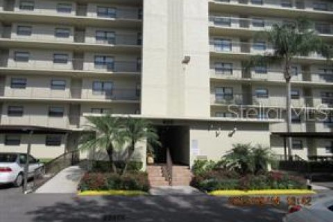 Condominio en venta en Clearwater, Florida, 2 dormitorios, 89.19 m2 № 1403643 - foto 1