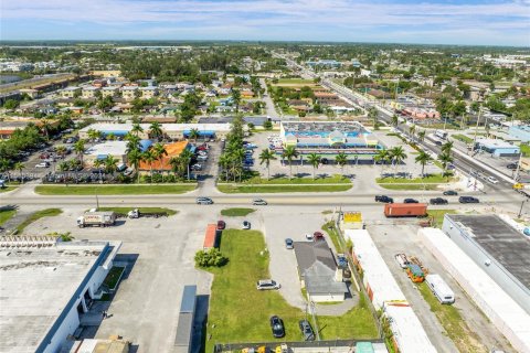 Commercial property in Florida City, Florida № 1076442 - photo 13