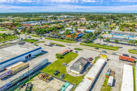 Commercial property in Florida City, Florida № 1076442 - photo 15