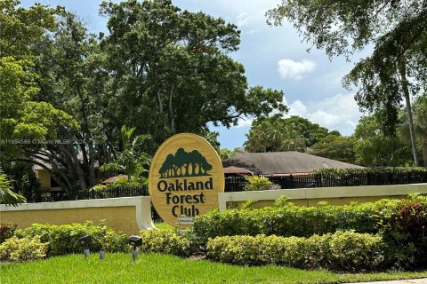 Condo in Oakland Park, Florida, 2 bedrooms  № 1351681 - photo 5