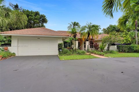 House in Coral Springs, Florida 5 bedrooms, 248.79 sq.m. № 1351648 - photo 1