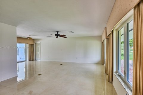 Villa ou maison à vendre à Miami, Floride: 3 chambres, 158.31 m2 № 1351675 - photo 9