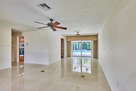 Villa ou maison à vendre à Miami, Floride: 3 chambres, 158.31 m2 № 1351675 - photo 11