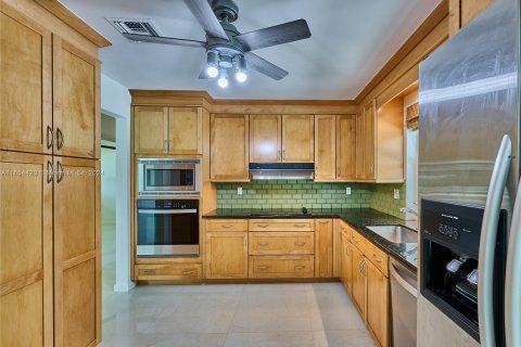 Casa en venta en Miami, Florida, 3 dormitorios, 158.31 m2 № 1351675 - foto 14