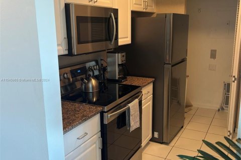 Condo in Miami Beach, Florida, 1 bedroom  № 1049720 - photo 7