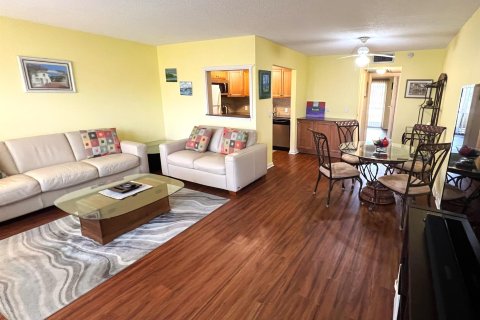 Condo in Boca Raton, Florida, 1 bedroom  № 1050072 - photo 1