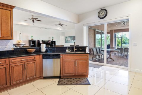 House in Fort Myers, Florida 6 bedrooms № 1076171 - photo 15