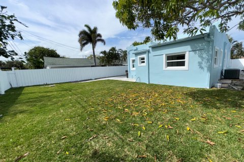 Villa ou maison à vendre à West Palm Beach, Floride: 3 chambres, 134.8 m2 № 1054692 - photo 11