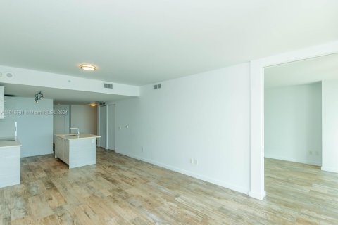 Copropriété à vendre à Miami, Floride: 2 chambres, 99.13 m2 № 1270995 - photo 25