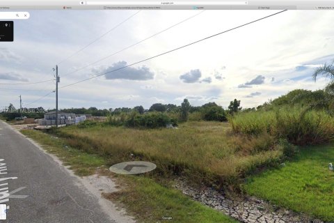 Land in Lehigh Acres, Florida № 1037686 - photo 2