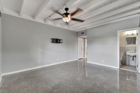 Casa en venta en Lake Worth, Florida, 2 dormitorios, 161.56 m2 № 1077112 - foto 17
