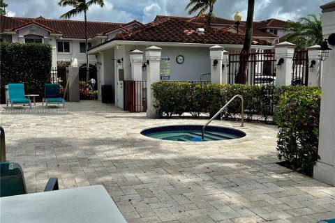 Adosado en venta en Miami, Florida, 3 dormitorios, 166.3 m2 № 1370472 - foto 15