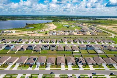 Villa ou maison à louer à Lake Alfred, Floride: 4 chambres, 171.96 m2 № 1359909 - photo 2