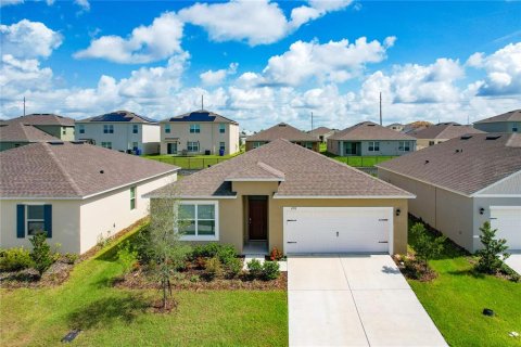 Villa ou maison à louer à Lake Alfred, Floride: 4 chambres, 171.96 m2 № 1359909 - photo 5