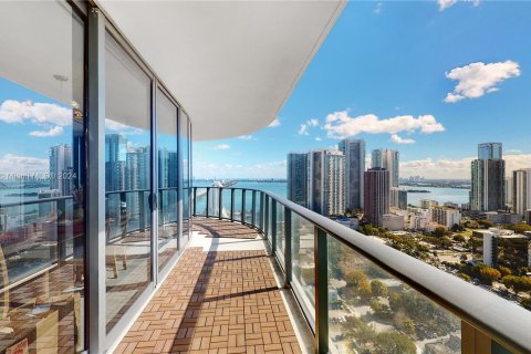 Condo in Miami, Florida, 2 bedrooms  № 1241942 - photo 11