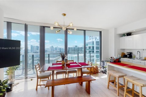 Condo in Miami, Florida, 2 bedrooms  № 1241942 - photo 5