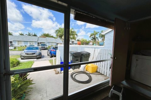 Casa en venta en Lake Worth, Florida, 2 dormitorios, 116.22 m2 № 1079118 - foto 28