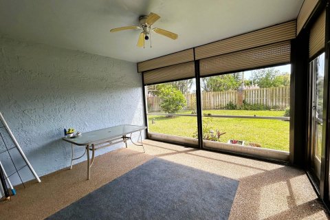 House in Lake Worth, Florida 2 bedrooms, 116.22 sq.m. № 1079118 - photo 22