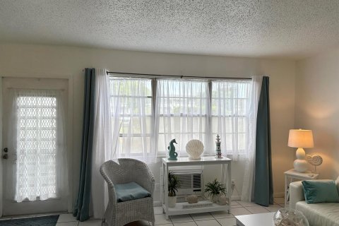 Condo in Deerfield Beach, Florida, 1 bedroom  № 1079071 - photo 16