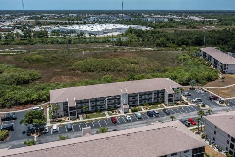 Copropriété à vendre à Punta Gorda, Floride: 2 chambres, 107.12 m2 № 1252422 - photo 1