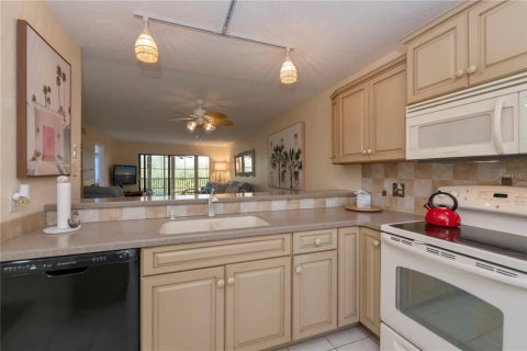 Copropriété à vendre à Punta Gorda, Floride: 2 chambres, 107.12 m2 № 1252422 - photo 11