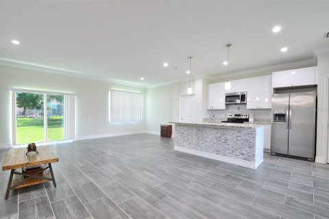 Villa ou maison à vendre à Kissimmee, Floride: 4 chambres, 159.23 m2 № 1274885 - photo 11