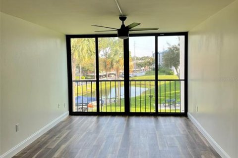 Copropriété à vendre à Tampa, Floride: 2 chambres, 85.1 m2 № 1371651 - photo 5