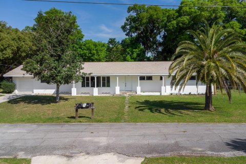 House in DeLand, Florida 4 bedrooms, 237.74 sq.m. № 1071473 - photo 3