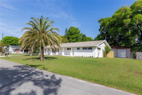 House in DeLand, Florida 4 bedrooms, 237.74 sq.m. № 1071473 - photo 5