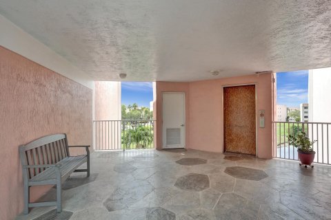 Condo in Sunrise, Florida, 3 bedrooms  № 1050248 - photo 9