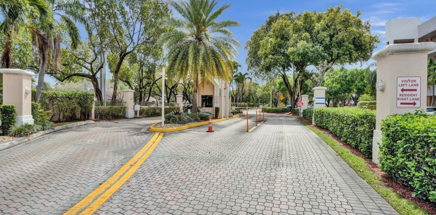 Condo in Sunrise, Florida, 3 bedrooms  № 1050248