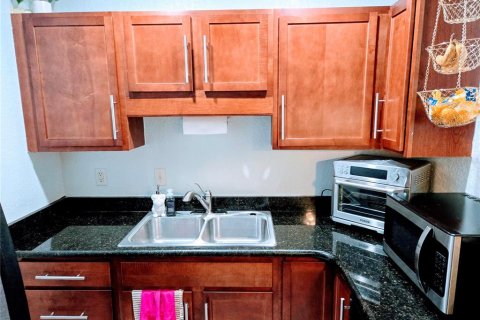 Condo in Orlando, Florida, 1 bedroom  № 1344169 - photo 1