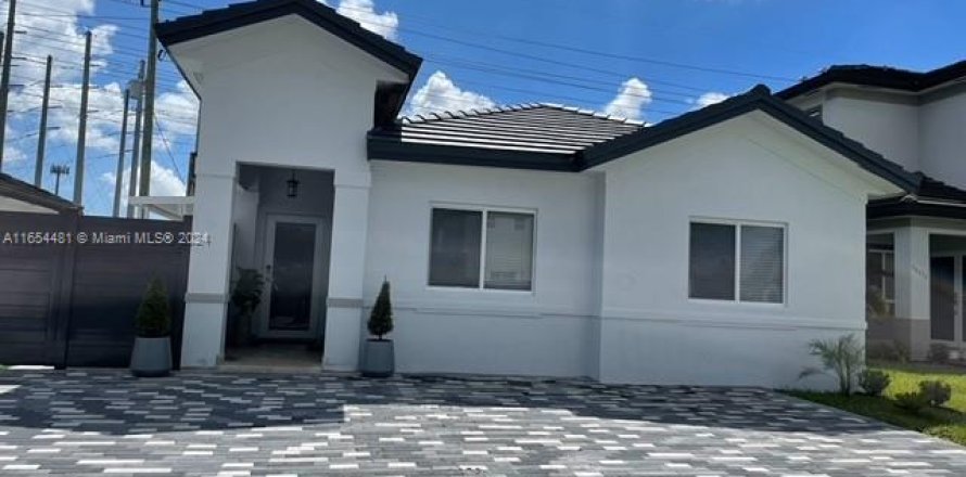 Villa ou maison à Miami, Floride 3 chambres, 130.81 m2 № 1356679