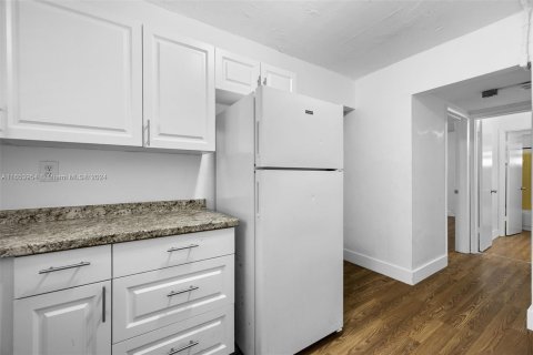 Apartment in North Miami Beach, Florida 1 bedroom № 1356677 - photo 3