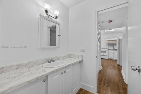 Apartamento en alquiler en North Miami Beach, Florida, 1 dormitorio № 1356677 - foto 12