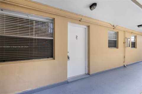 Apartamento en alquiler en North Miami Beach, Florida, 1 dormitorio № 1356677 - foto 15